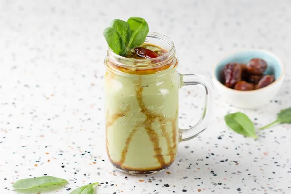 Spinach & Avocado Smoothie